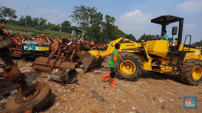 Bangkai Truk Sampah (CNBC Indonesia/Andrean Kristianto)