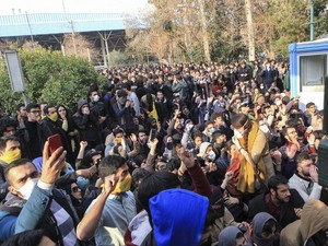Demo di Iran Berlangsung Ricuh, 6 Orang Tewas