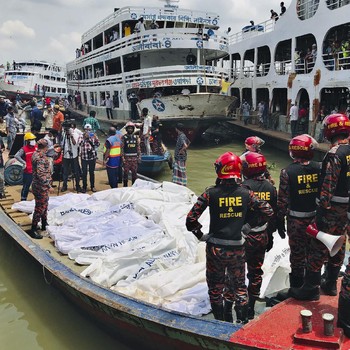Kapal Feri Terbalik di Bangladesh Puluhan Orang Tewas