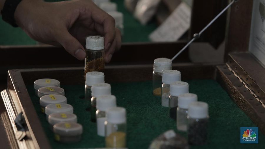 Rare earth element atau yang juga dikenal dengan sebutan logam tanah jarang (LTJ) . (²©²ÊÍøÕ¾/Tri Susilo)