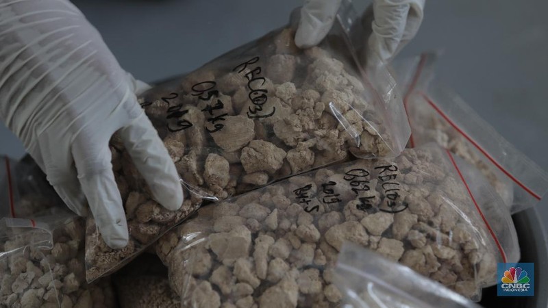 Rare earth element atau yang juga dikenal dengan sebutan logam tanah jarang (LTJ) . (CNBC Indonesia/Tri Susilo)