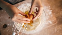 Biar Whipped Cream dan Meringue Mengembang, Begini Cara Pakai Stand Mixer
