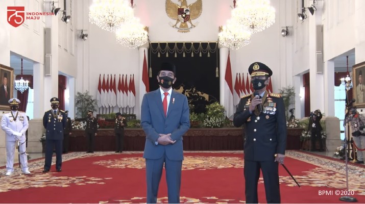 Jokowi di hari Peringatan ke-74 Hari Bhayangkara, Istana Negara, 1 Juli 2020 (BPMI) Jokowi di hari Peringatan ke-74 Hari Bhayangkara, Istana Negara, 1 Juli 2020 (BPMI)