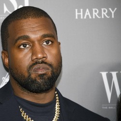 Kanye West Batal Punya Media Sosial Sendiri, Ada Apa?