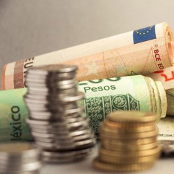 China vs Amerika Mulai Mesra: Yen Pukul Mundur Dolar AS, Rupiah Diam
