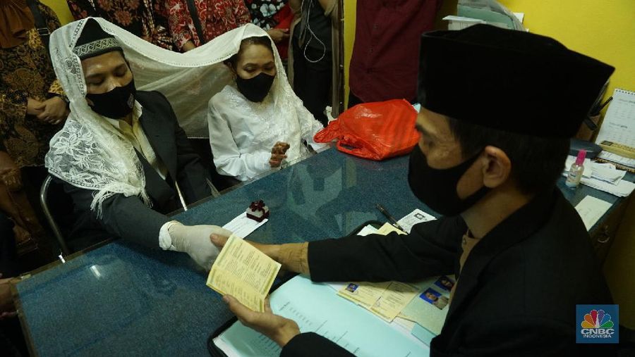 Melihat Pernikahan Difabel Memakai Protokol Kesehatan (CNBC Indonesia/Tri Susilo)
