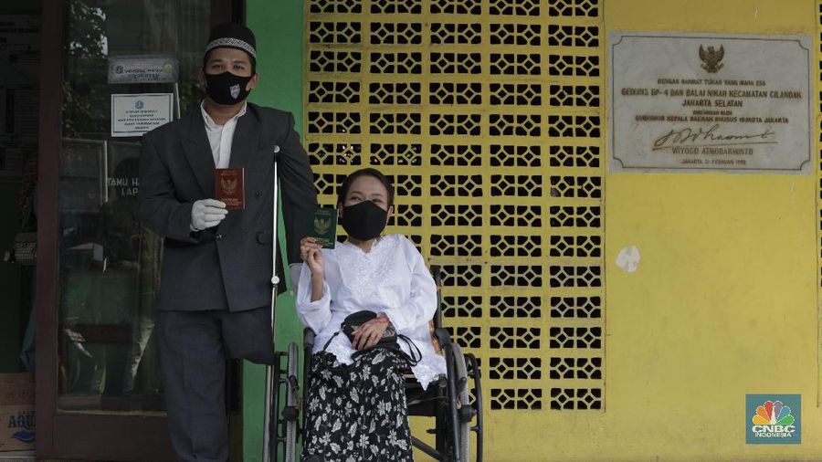 Melihat Pernikahan Difabel Memakai Protokol Kesehatan (CNBC Indonesia/Tri Susilo)