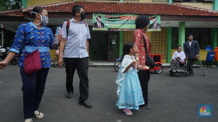 Melihat Pernikahan Difabel Memakai Protokol Kesehatan (CNBC Indonesia/Tri Susilo)