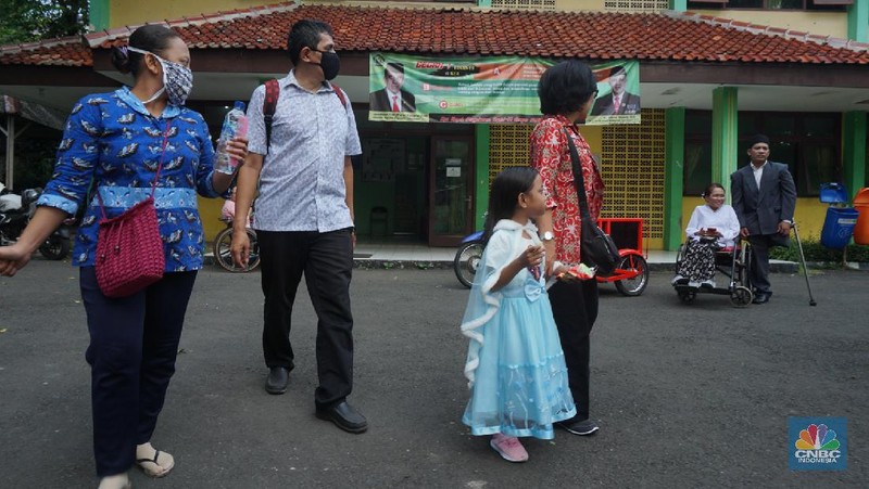 Melihat Pernikahan Difabel Memakai Protokol Kesehatan (CNBC Indonesia/Tri Susilo)