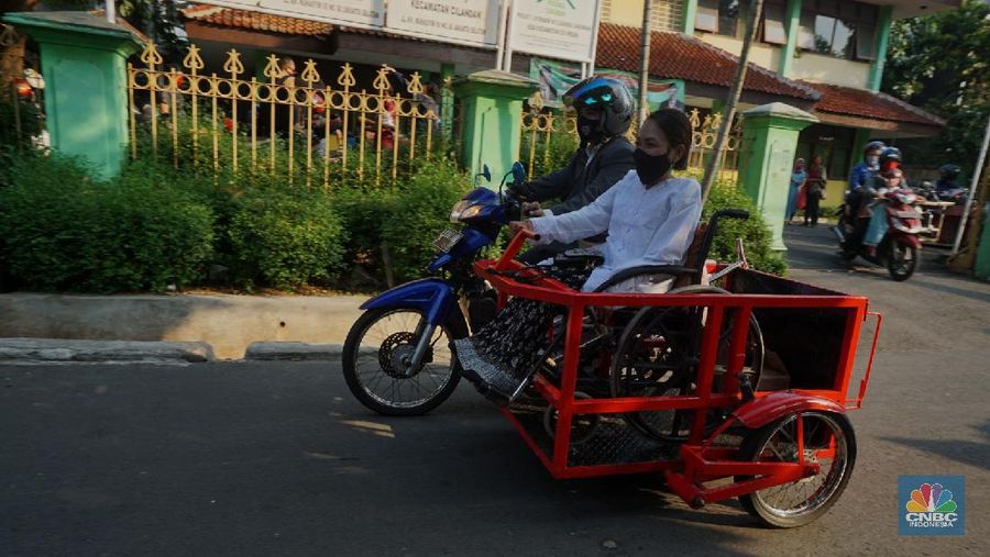 Melihat Pernikahan Difabel Memakai Protokol Kesehatan (CNBC Indonesia/Tri Susilo)