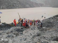 Tambang Batu Giok Longsor, Ratusan Orang Tewas