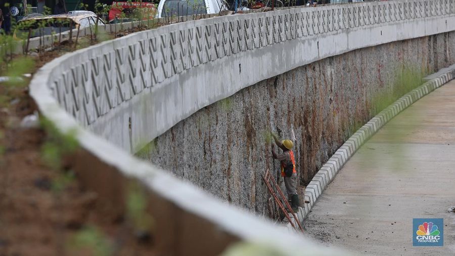 Potret Kemacetan Akibat Penutupan Underpass Senen (CNBC Indonesia/Andrean Kristianto)