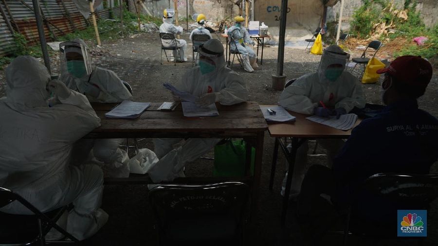 Swab Test di Pasar Tasik (CNBC Indonesia/Tri Susilo)