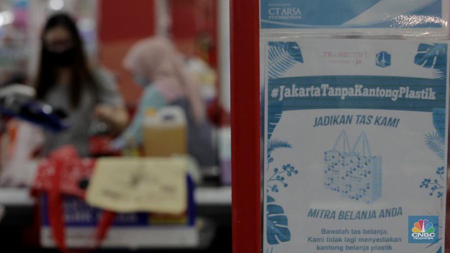 Kantong Plastik Dilarang, Begini Belanja Tanpa Kantong Plastik. (CNBC Indonesia/Tri Susilo)