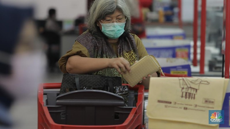Kantong Plastik Dilarang, Begini Belanja Tanpa Kantong Plastik. (CNBC Indonesia/Tri Susilo)
