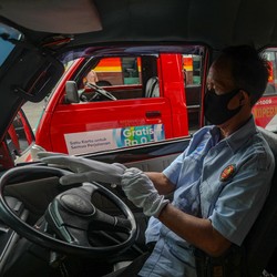 Tanpa Basa-Basi, Tarif Angkot Kota Ini 'Lompat' Usai BBM Naik