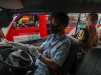 Orang Ngeri Naik Angkot, 50% Operator Mati Suri!