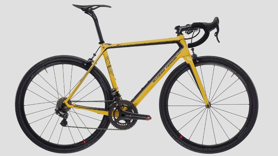 Sepeda Ferrari (store.ferrari.com)