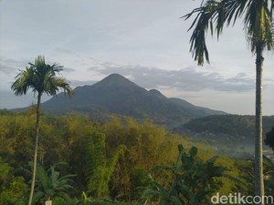 6 Gunung di Jawa Timur untuk Pendaki Pemula Saat Libur Sekolah