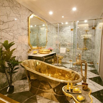Penampakan Hotel Berlapis Emas di Vietnam