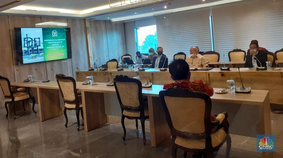 Pimpinan DPR akan melakukan pemanggilan Klarifikasi pimpinan Kom VII terkait pelibatan CSR BUMN (CNBC Indonesia/ Annisatul Umah)