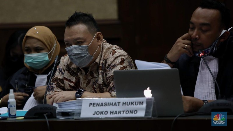 Sidang kasus dugaan korupsi di PT Asuransi Jiwasraya (Persero) di PN Jakarta Pusat, Jakarta, Senin (6/7/2020). (CNBC Indonesia/ Muhammad Sabki)