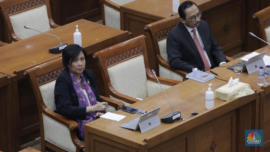 Fit and proper test, Aida S Budiman dan Juda Agung (CNBC Indonesia/ Tri Susilo)