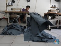 Konveksi Baju Sekolah Saat Pandemi: Omzet Anjlok & Harus PHK