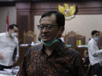 Majelis Hakim Bongkar Jejak Pencucian Uang Benny Tjokro
