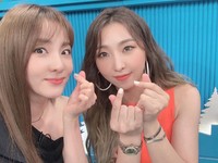Haru Biru, Begini Momen Dara & Minzy 2NE1 Reuni