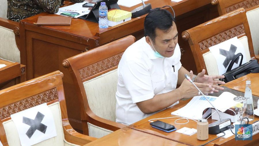 Direktur Utama PT Krakatau Steel Silmy Karim (վ/ Muhammad Sabki)