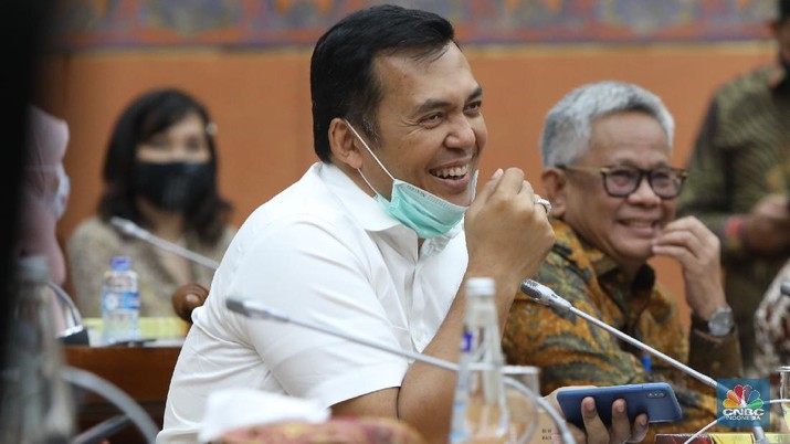 Direktur Utama PT Krakatau Steel Silmy Karim (CNBC Indonesia/ Muhammad Sabki) Direktur Utama PT Krakatau Steel Silmy Karim (CNBC Indonesia/ Muhammad Sabki)