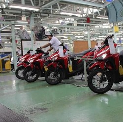 Penjualan Sepeda Motor Pecah Rekor, Pertanda Apa Ini?