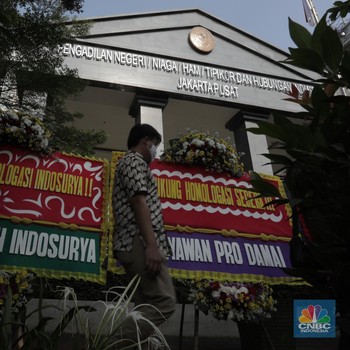 Deretan Karangan Bunga Serukan Damai Nasabah & KSP Indosurya