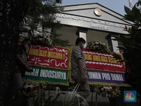Deretan Karangan Bunga Serukan Damai Nasabah & KSP Indosurya