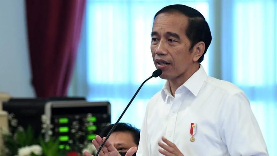 Presiden Joko Widodo memimpin rapat terbatas di Istana Negara, Jakarta, pada Selasa, (7/7/2020). (Biro Pers Sekretariat Presiden/ Kris)
