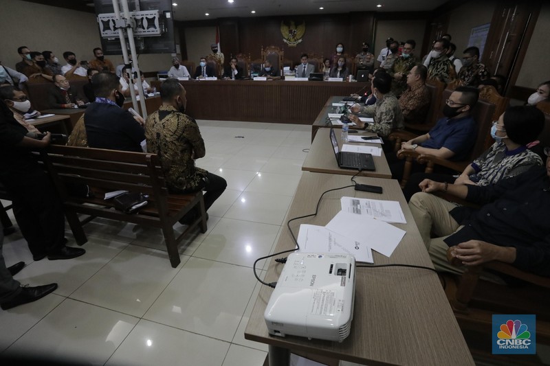 Penyitaan Aset Gedung KSP Indosurya Tanda penyitaan aset terpampang di gedung KSP Indosurya yang berlokasi di Jalan Thamrin, Jakarta Pusat, Kamis (29/92022). (CNBC Indonesia/ Tri Susilo)
