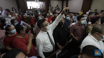 Suasana sidang lanjutan Penundaan Kewajiban Pembayaran Utang (PKPU) oleh Koperasi Simpan Pinjam (KSP) Indosurya di Pengadilan Negeri Jakarta Pusat, Rabu (8/7/2020). (CNBC Indonesia/ Tri Susilo) Suasana sidang lanjutan Penundaan Kewajiban Pembayaran Utang (PKPU) oleh Koperasi Simpan Pinjam (KSP) Indosurya di Pengadilan Negeri Jakarta Pusat, Rabu (8/7/2020). (CNBC Indonesia/ Tri Susilo)