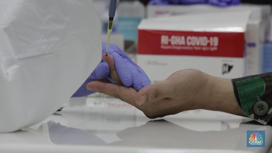 Alat rapid diagnostic test Corona RI-GHA COVID-19 (CNBC Indonesia/ Tri Susilo)