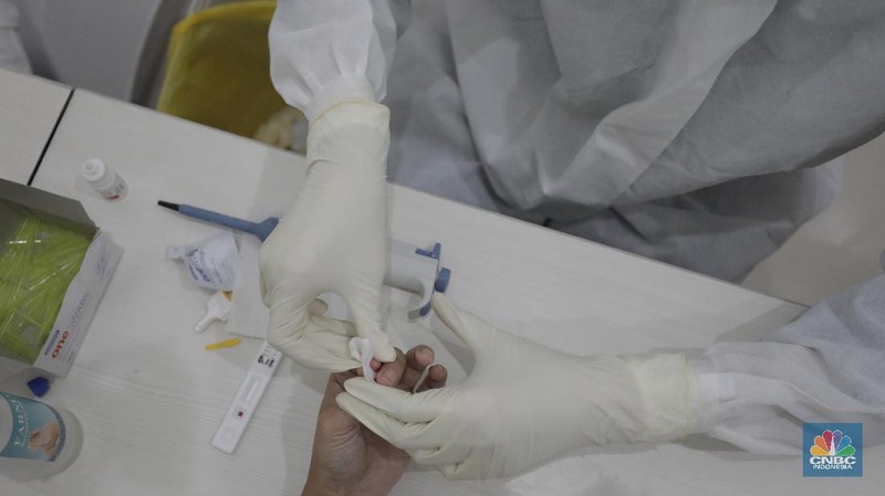 Alat rapid diagnostic test Corona RI-GHA COVID-19 (CNBC Indonesia/ Tri Susilo)