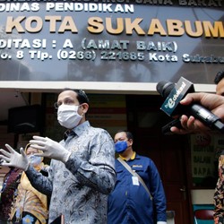 Terobosan Nadiem, Dana BOS Bisa Untuk Beli Pulsa Loh!