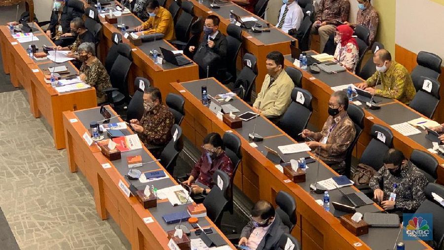 Kementerian Keuangan Rapat dengan Badan Anggaran (Banggar) DPR dalam penyampaian dan pengesahan Laporan Panja-panja dalam rangka Pembahasan Pembicaraan Pendahuluan RAPBN 2021 DAN RKP Tahun 2021.  (CNBC Indonesia/Lidya Julita Sembiring)