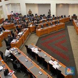 Ekonomi RI 2022 Ditarget Tumbuh 5,2%, Rupiah 14.350/US$