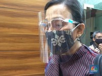 Pandemi Covid-19 Bikin Kacau, Sri Mulyani Beri 'Obat' Bansos
