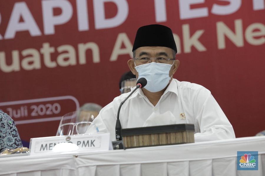Menteri Koordinator Pembangunan Manusia dan Kebudayaan (Menko PMK) Muhadjir Effend (CNBC Indonesia/ Tri Susilo)