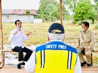 Kawal Jokowi Blusukan Cek Lumbung Pangan, Prabowo: Sinergi!