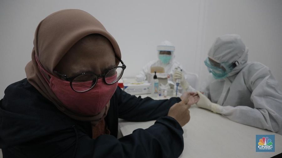 Rapid Test dengan Menggunakan RI-GHA COVID-19 (CNBC Indonesia/ Tri Susilo)