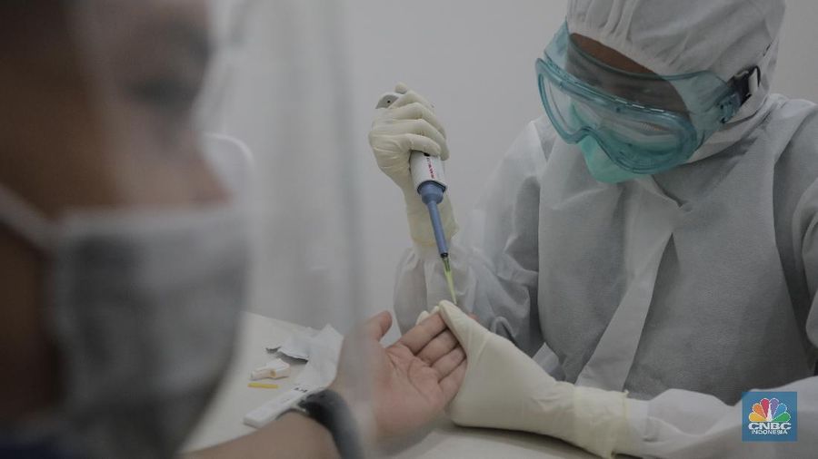 Rapid Test dengan Menggunakan RI-GHA COVID-19 (CNBC Indonesia/ Tri Susilo)