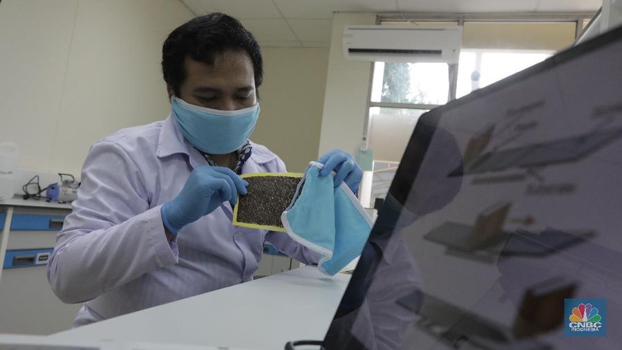 Masker Berlapis Tembaga (CNBC Indonesia/ Tri Susilo)