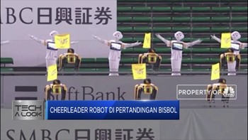 Robot Cheerleader Hiasi Pertandingan Bisbol Jepang
